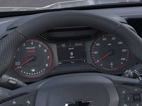 New 2025 Chevrolet Trax RS w/ Sunroof Package image 31