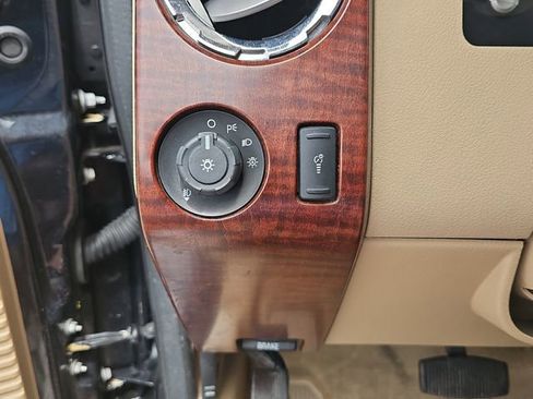 Used 2013 Ford F250 King Ranch w/ King Ranch w/Chrome Pkg image 28