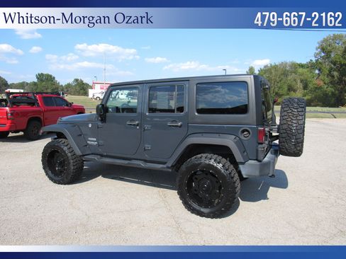 Used 2017 Jeep Wrangler Unlimited Sport w/ Quick Order Package 24S AWD/4WD image 9