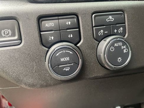 Used 2023 Chevrolet Silverado 1500 LT w/ Z71 Off-Road Package image 18