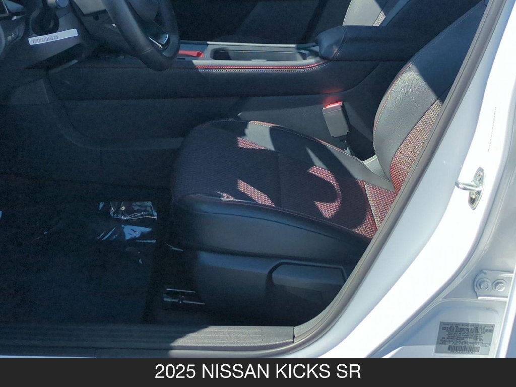 Used 2025 Nissan Kicks SR FWD image 15