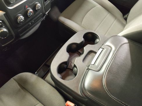Used 2021 RAM 1500 Classic SLT RWD image 26