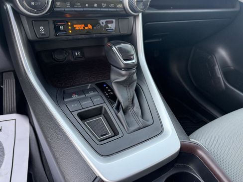 Used 2019 Toyota RAV4 Limited w/ Cold Weather Package image 21