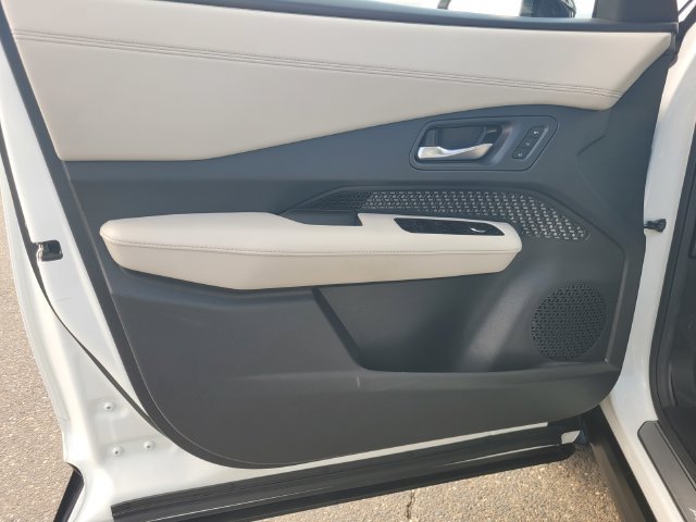 Certified 2023 Nissan Ariya FWD image 18