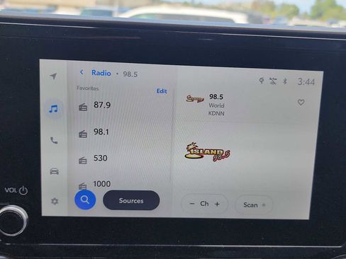 Used 2025 Toyota Highlander XLE image 17