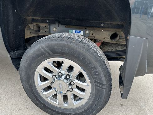 Used 2017 Chevrolet Silverado 2500 LTZ w/ Z71 Package, Off-Road image 11