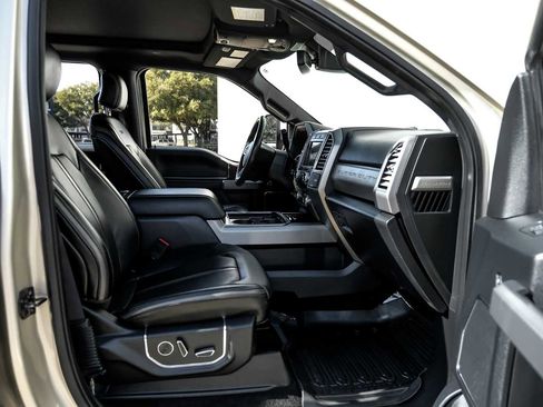 Used 2017 Ford F250 Platinum w/ Platinum Ultimate Package image 35