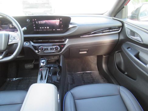 Used 2024 Buick Envista Sport Touring w/ Convenience II Package FWD image 15