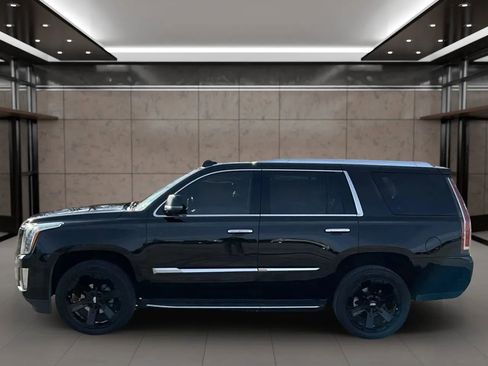 Used 2019 Cadillac Escalade Luxury image 2
