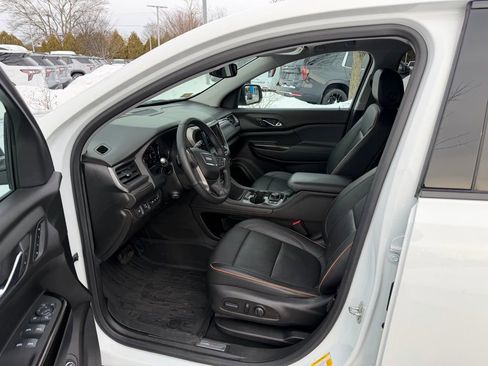 Used 2023 GMC Acadia AT4 w/ Technology Package image 9