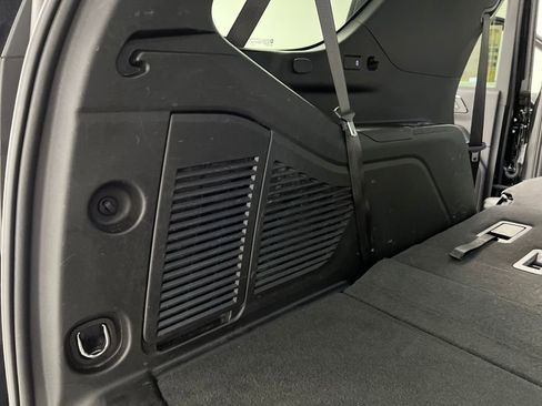 Used 2025 Chevrolet Tahoe LT image 36