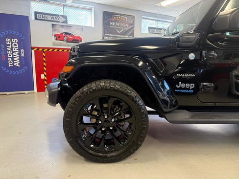 Used 2022 Jeep Wrangler Unlimited Sahara w/ Cold Weather Group image 23