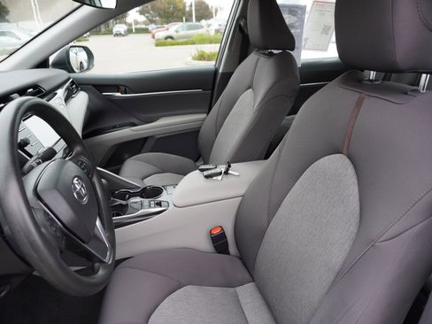 Used 2019 Toyota Camry LE image 21