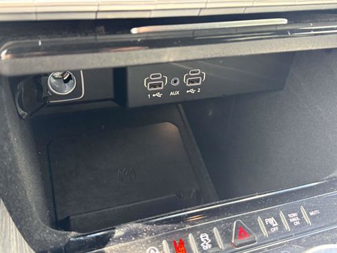 Used 2022 Jeep Wagoneer Series II AWD/4WD image 16