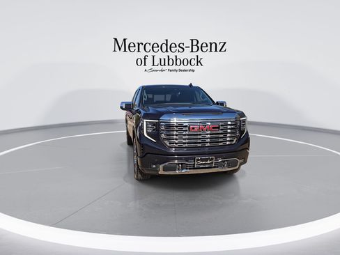 Used 2022 GMC Sierra 1500 Denali w/ Denali Reserve Package AWD/4WD image 3