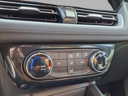 Used 2025 Chevrolet TrailBlazer LT image 7