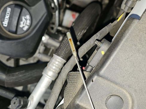 Used 2022 Chevrolet Traverse LT image 25