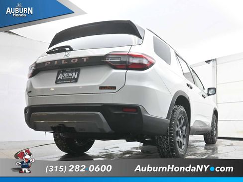 New 2026 Honda Pilot TrailSport image 22