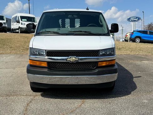 Used 2024 Chevrolet Express 2500 w/ Driver Convenience Package image 9