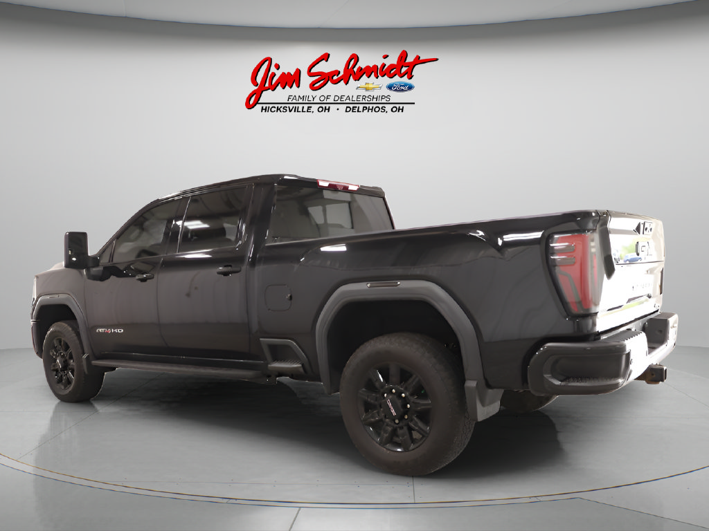 Used 2024 GMC Sierra 2500 AT4 w/ Technology Package AWD/4WD image 4