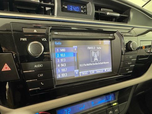 Used 2015 Toyota Corolla LE image 19