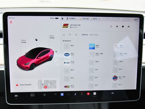 Used 2021 Tesla Model 3 Standard Range Plus image 19