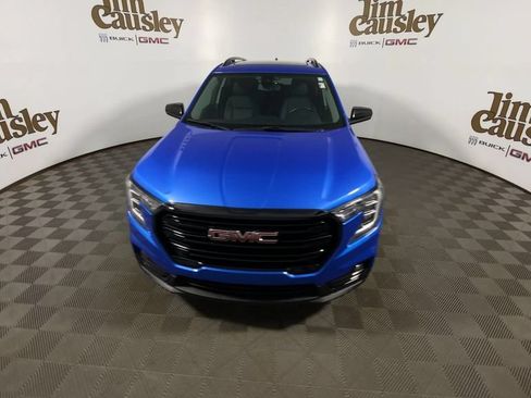 Used 2024 GMC Terrain SLT w/ Elevation Edition AWD/4WD image 3