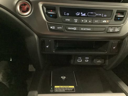 Used 2025 Honda Passport EX-L image 10