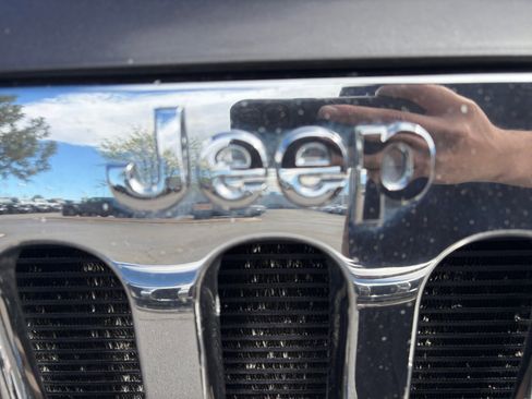 Used 2016 Jeep Wrangler Unlimited Sahara w/ Mopar Chrome Edition Group AWD/4WD image 23