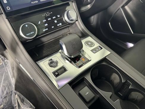 Used 2023 Jaguar F-PACE SVR AWD/4WD image 22