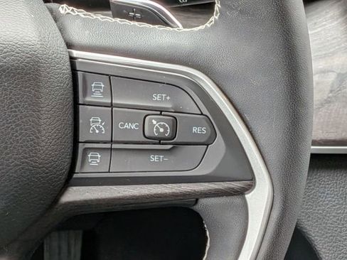 Certified 2023 Jeep Grand Cherokee L Limited w/ Black Appearance Package image 20