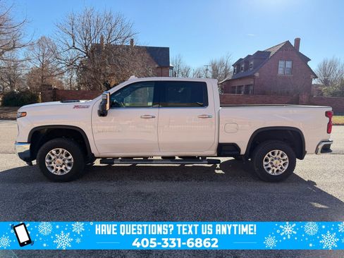 Used 2024 Chevrolet Silverado 2500 LTZ w/ LTZ Convenience Package image 9