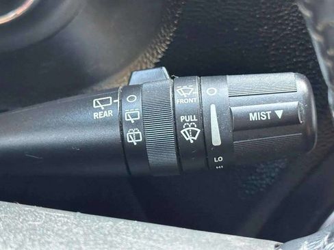 Used 2012 Jeep Wrangler Unlimited Sahara image 32