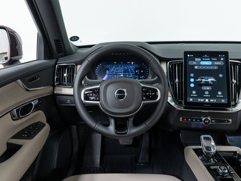 New 2026 Volvo XC90 B6 Plus w/ Protection Package image 17