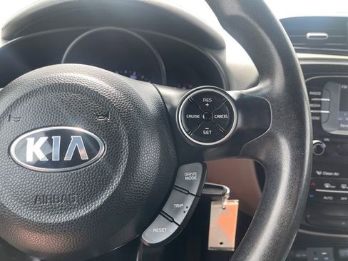 Used 2017 Kia Soul + FWD image 18