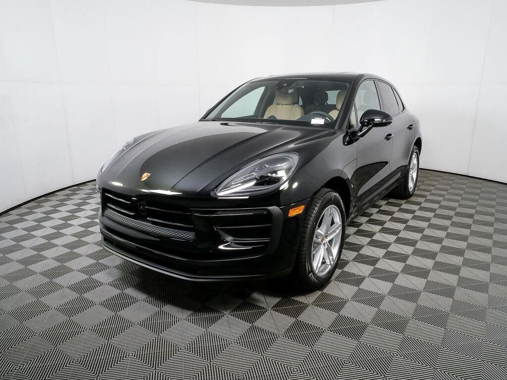Certified 2026 Porsche Macan AWD/4WD image 1