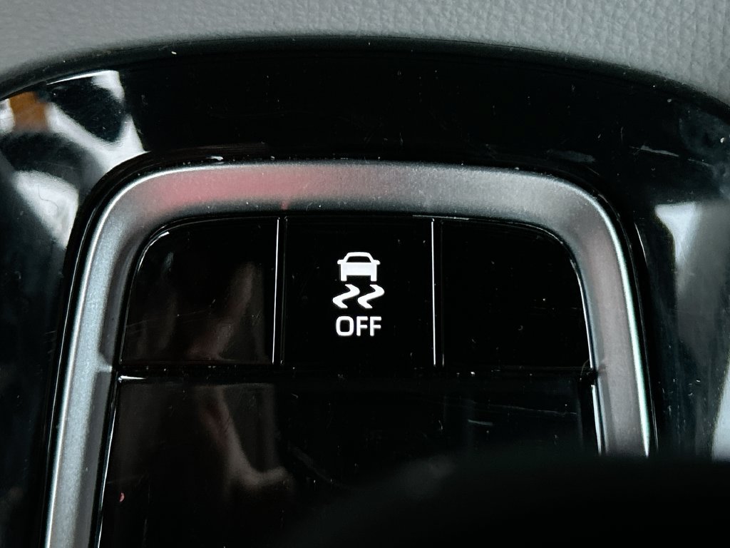 Used 2025 Toyota Corolla LE FWD image 32