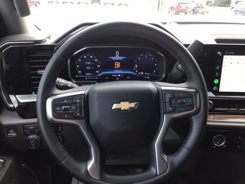 Used 2024 Chevrolet Silverado 1500 LT AWD/4WD image 12