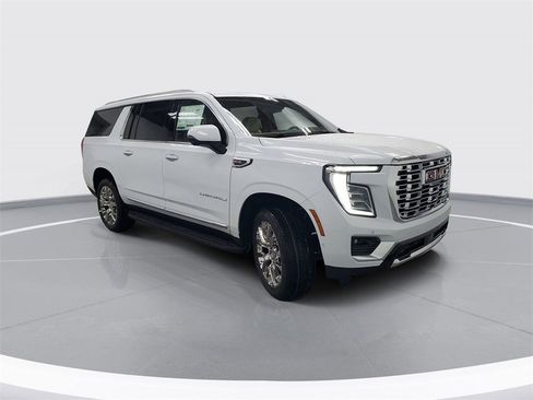 New 2026 GMC Yukon XL Denali w/ LPO, Floor Liner Package image 2