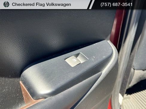 Used 2019 Toyota Highlander XLE AWD/4WD image 26