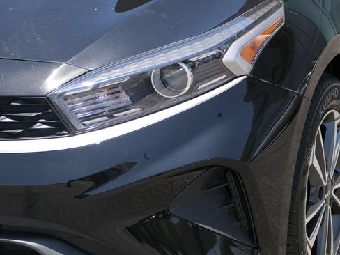 Used 2024 Kia Forte LXS FWD image 9