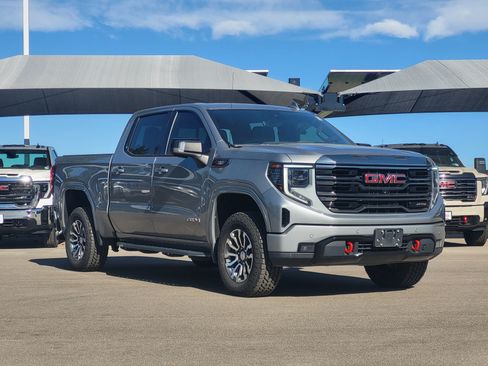 Used 2023 GMC Sierra 1500 AT4 w/ Technology Package AWD/4WD image 3