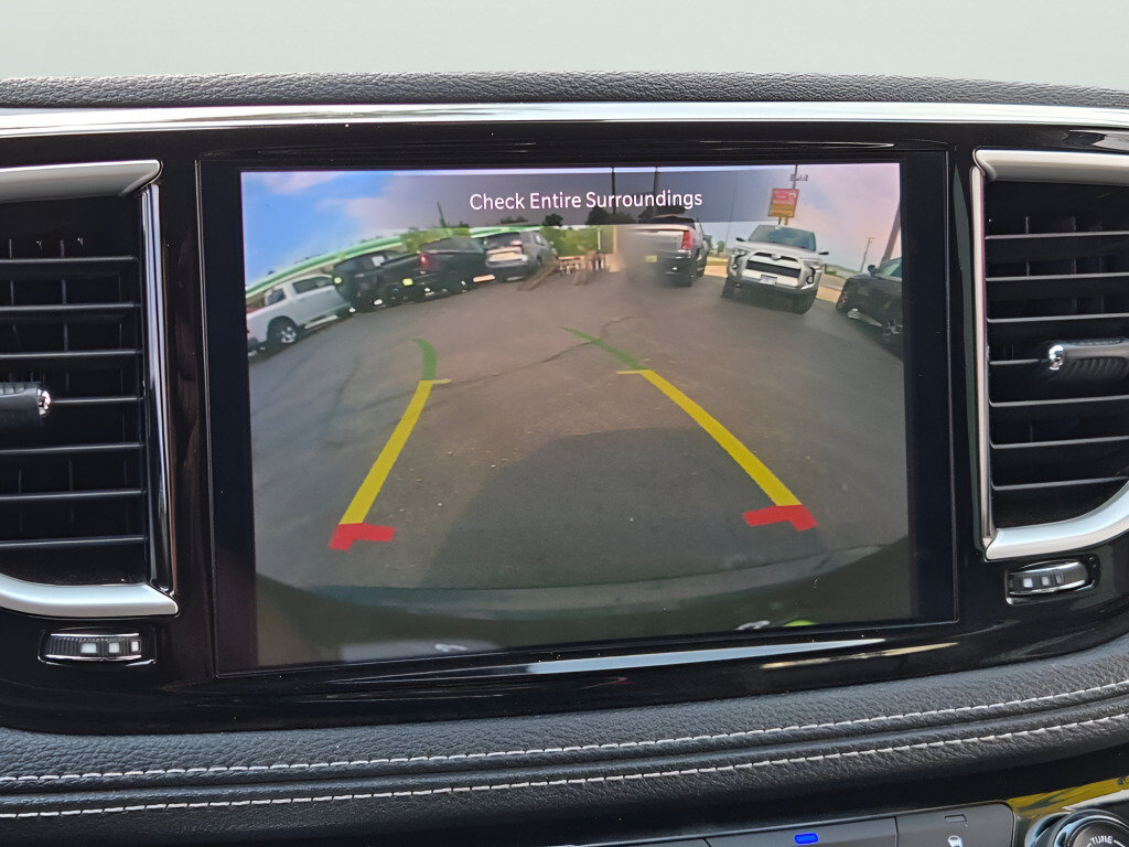 Used 2023 Chrysler Pacifica Touring-L FWD image 31