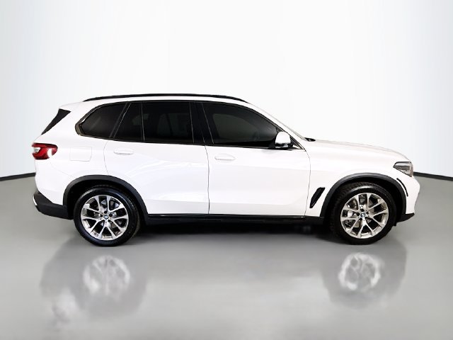 Used 2022 BMW X5 xDrive40i w/ Premium Package AWD/4WD image 8