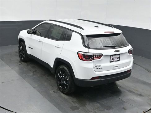 New 2026 Jeep Compass Latitude image 33