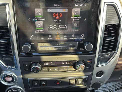 Used 2020 Nissan Titan SL w/ Moonroof Package image 29