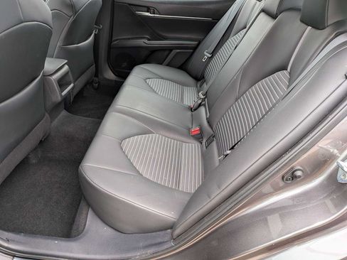 Used 2023 Toyota Camry SE w/ Cold Weather Package FWD image 18