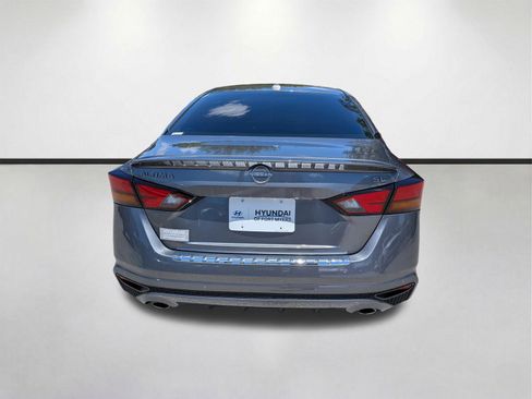 Used 2023 Nissan Altima 2.5 SL FWD image 5