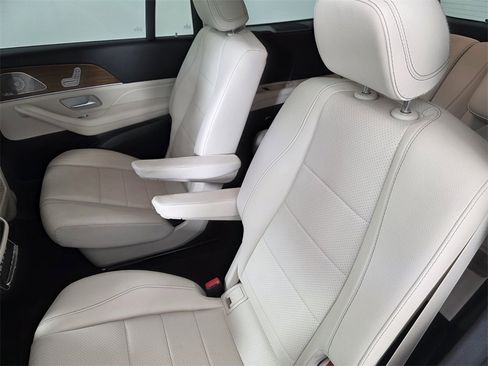 Certified 2022 Mercedes-Benz GLS 450 4MATIC image 15