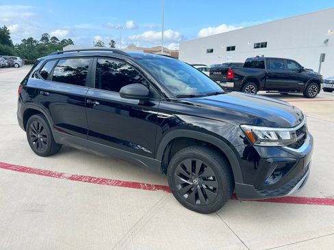 Used 2024 Volkswagen Taos S image 2